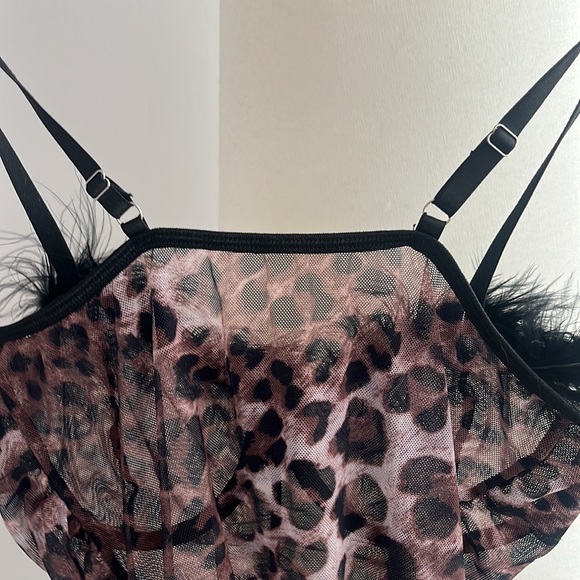 Leopard print black feather slip dress - Picture 4 of 4